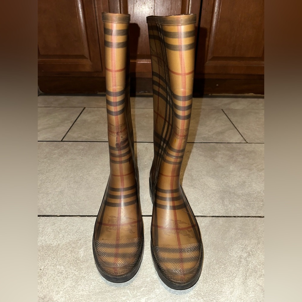 Women’s Nova Check Burberry Rain Boots. 
Doesn’t Include Box or Dust Bag.